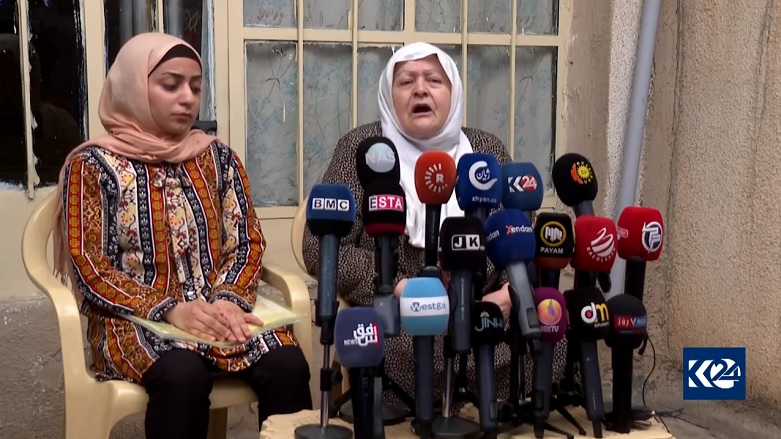 دایكی دكتۆره‌ باخان: ئاسایش 60 كه‌سی ناردبووه‌ سه‌ر ماڵمان و هه‌موو مۆبایله‌كانیان بردووین